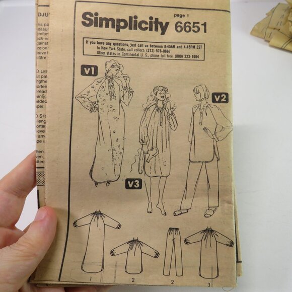 simplicity 6651 sewing pattern nightshirt, nightgown, pants 22-24 - Picture 3 of 5